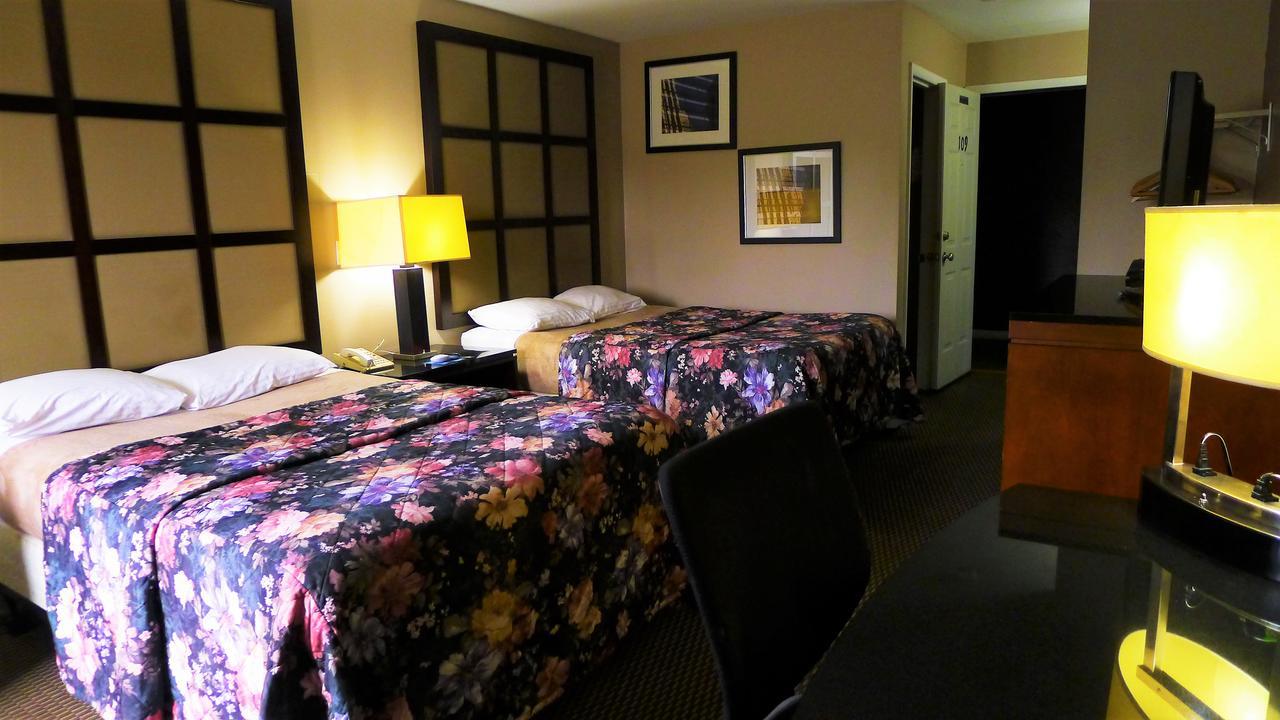 Relax Inn Watertown Zewnętrze zdjęcie